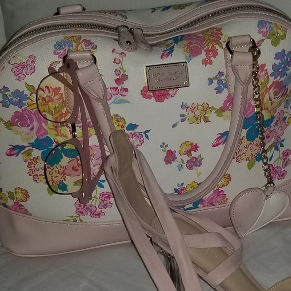 Betsy Johnson purse - Picture 3 of 14